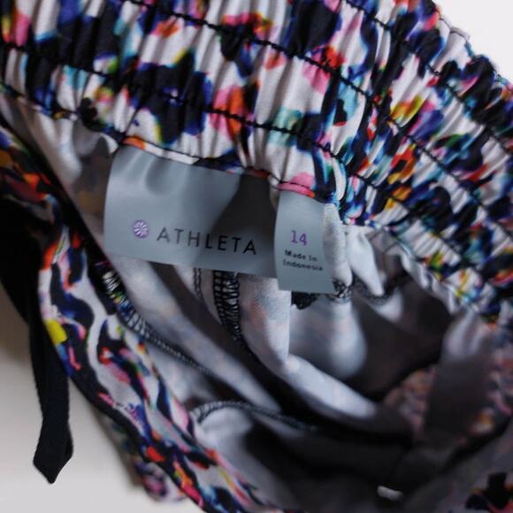 Athleta Sway Shorts Lightweight Rainbow Elastic Waist Zip Pockets 14 - Picture 7 of 8